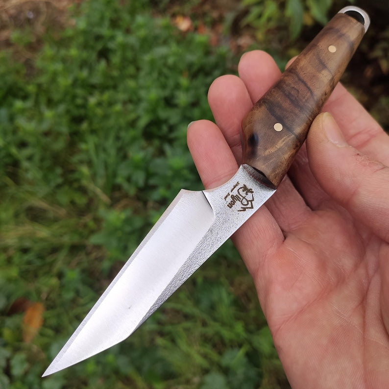 Wharncliffe EDC nož s fiksnom oštricom i kožnom futrolom od Sleipner čelika i turskog oraha,