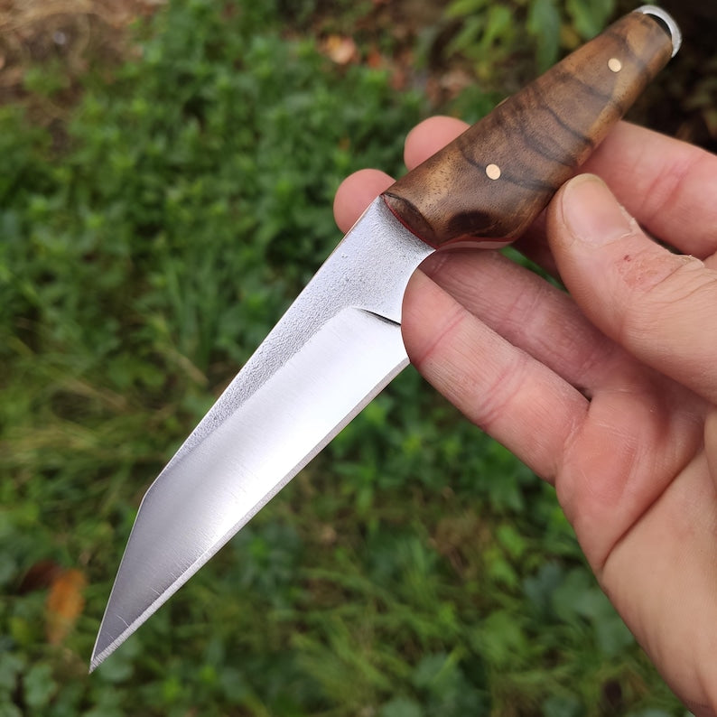 Wharncliffe EDC nož s fiksnom oštricom i kožnom futrolom od Sleipner čelika i turskog oraha,