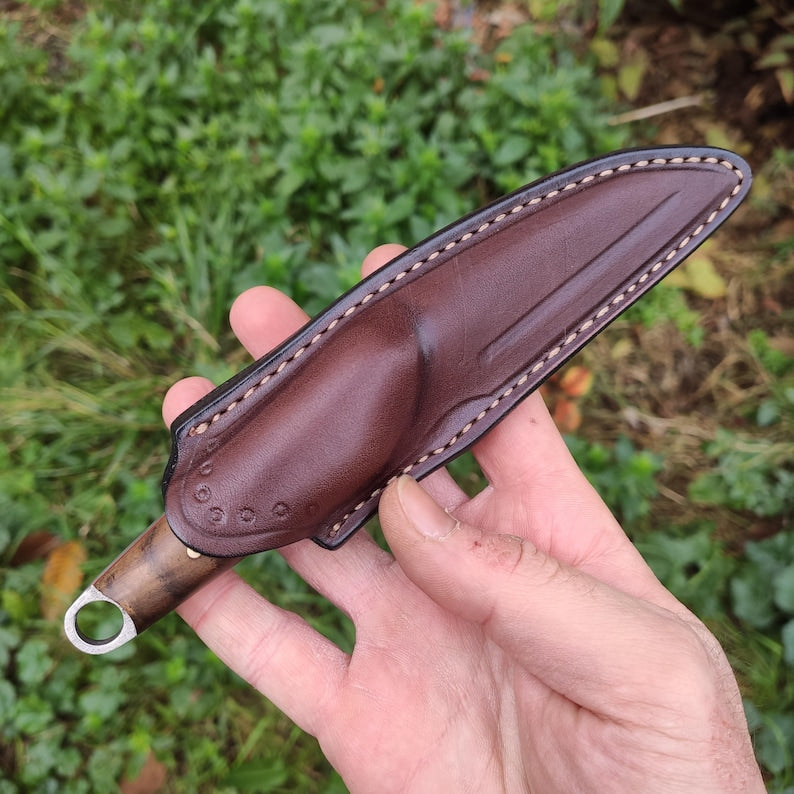 Wharncliffe EDC nož s fiksnom oštricom i kožnom futrolom od Sleipner čelika i turskog oraha,